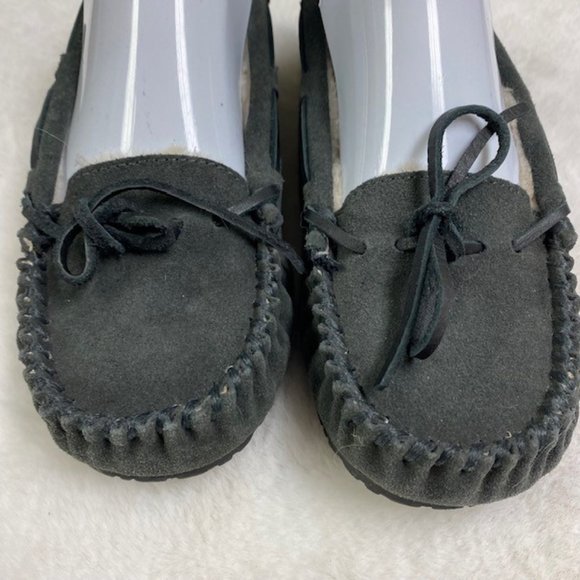 Minnetonka Cally Gray Leather Moccasin Slippers Women's 6 Faux Fur Lined - Picture 2 of 8